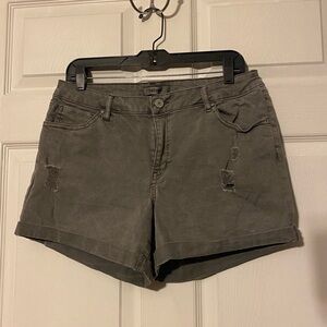Refuge Shorts Size 12